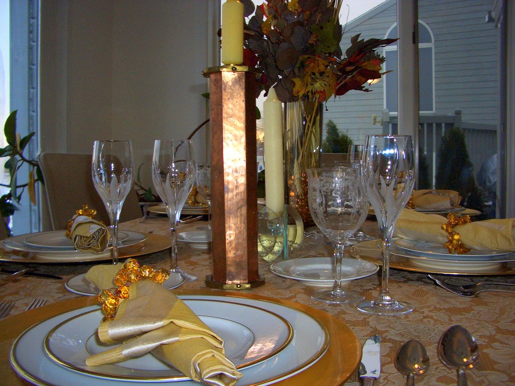 Thanksgiving plates and napkins table setup