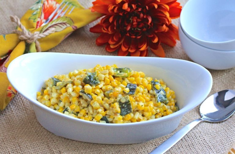 Poblano Creamed Corn makes a delicious Thanksgiving vegetable side dish | Thanksgiving.com