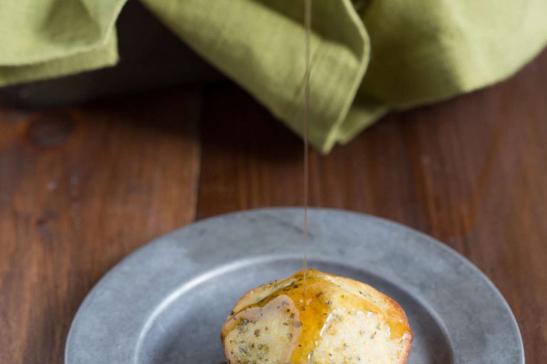 Rosemary cornbread muffins with maple syrup for Thanksgiving | Thanksgiving.com