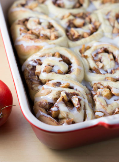 Baked Apple Cinnamon Rolls for Thanksgiving or Christmas breakfast | Thanksgiving.com