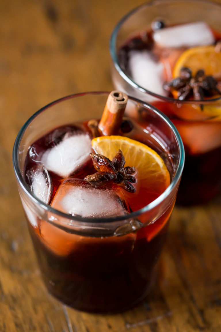 Mulled wine sangria recipe for Thanksgiving from Thanksgiving.com