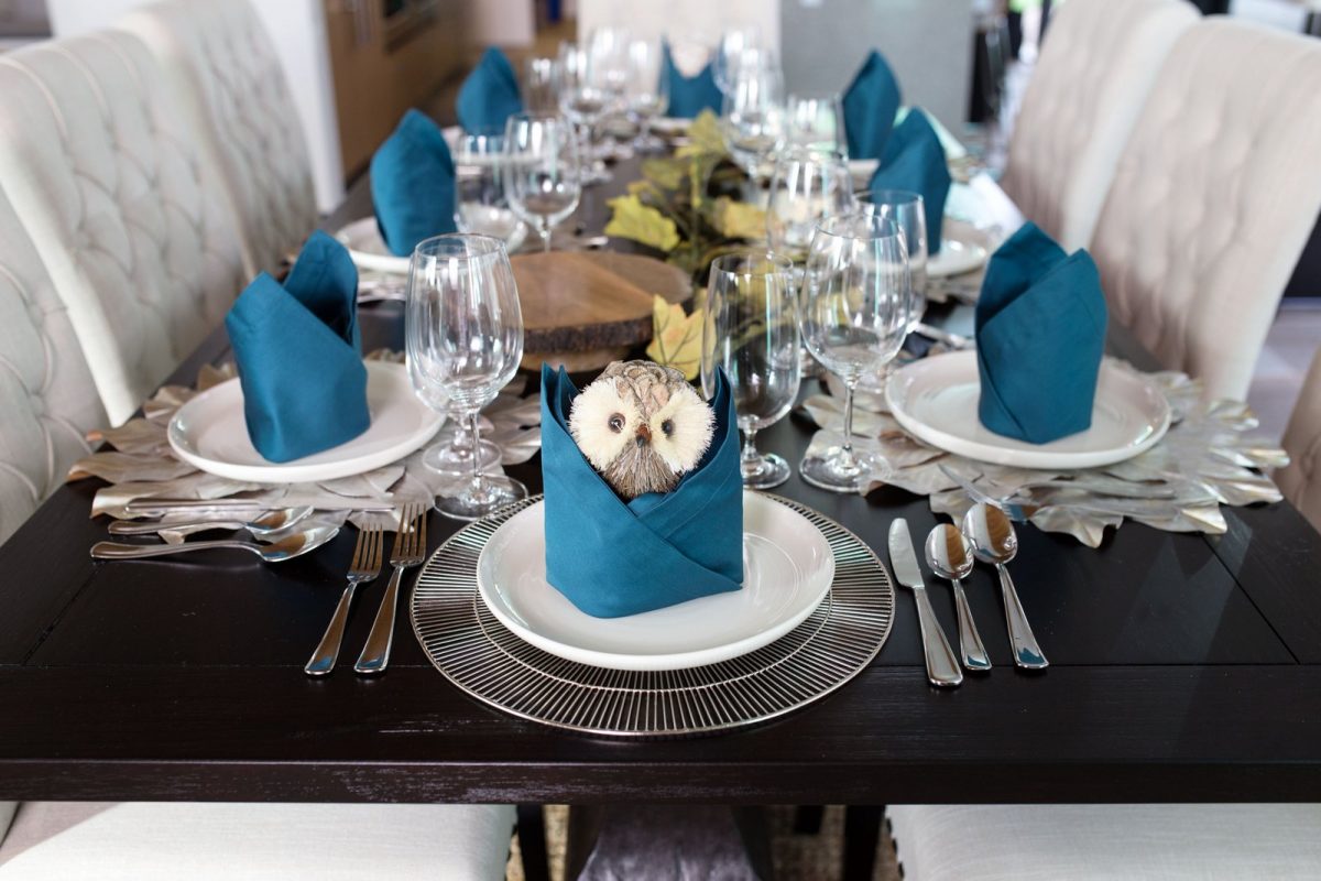 beautiful holiday table with teal napkins