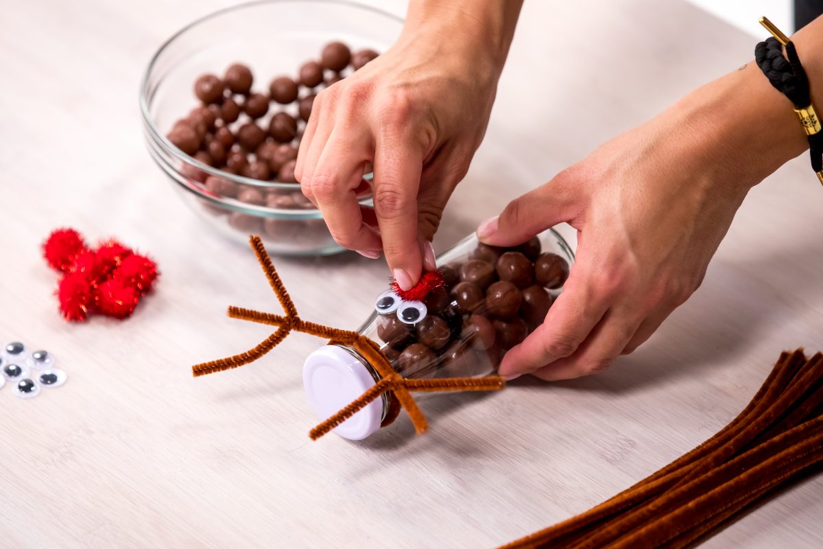 Make cute reindeer crafts