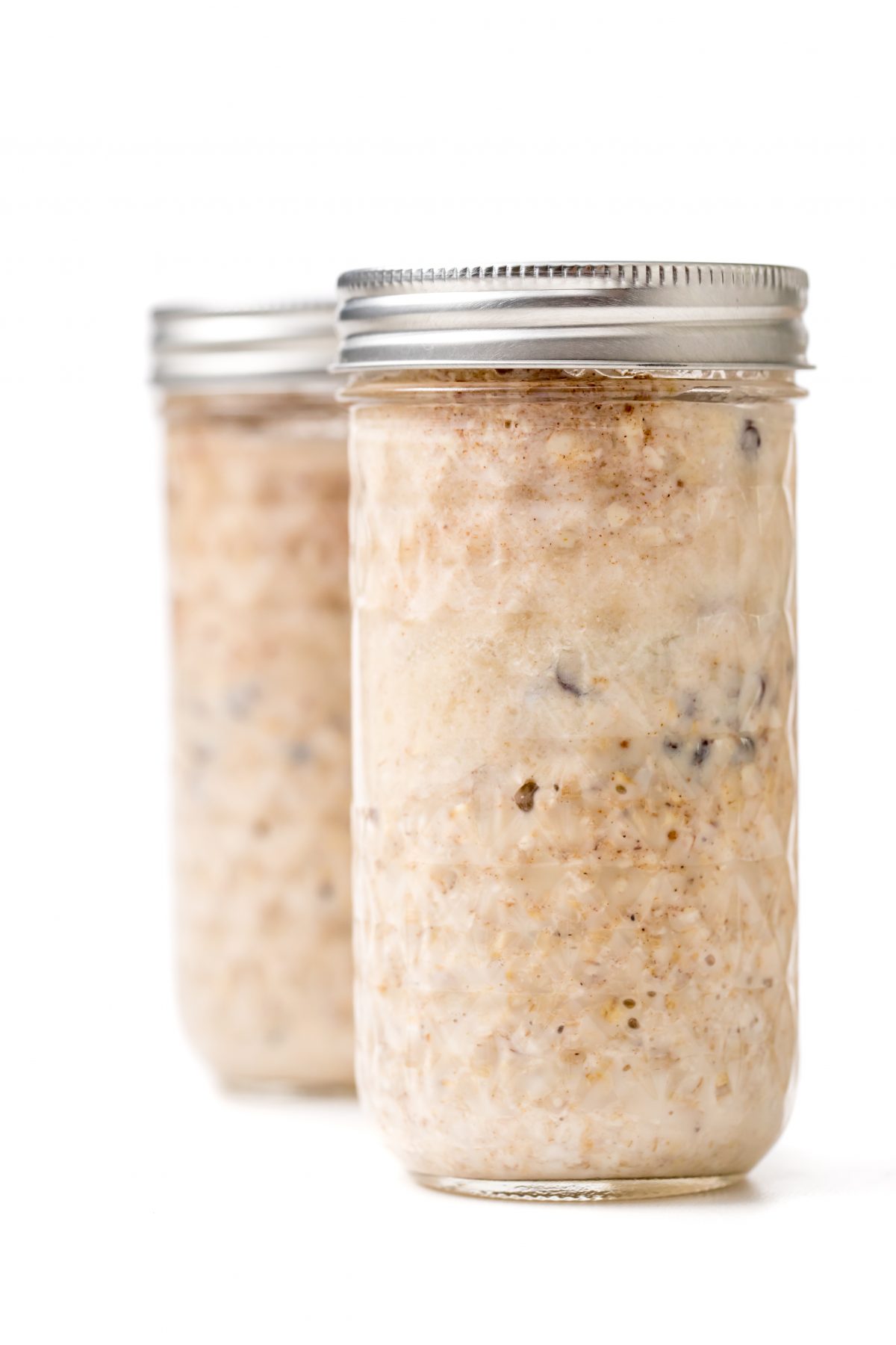 Put no-sugar-added overnight oats in refrigerator