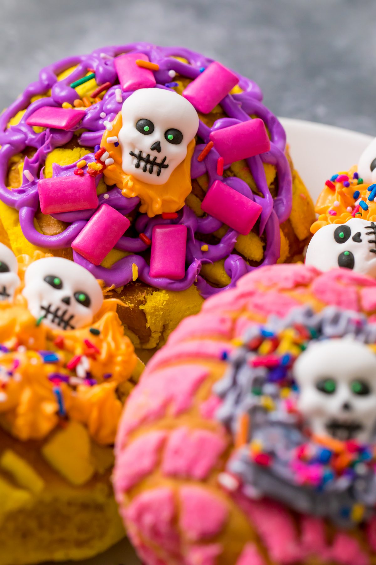 5D4B6526 - Crafty Chica - Day of the Dead Conchas - Makes for a tasty treat and fun activity for the kiddos!